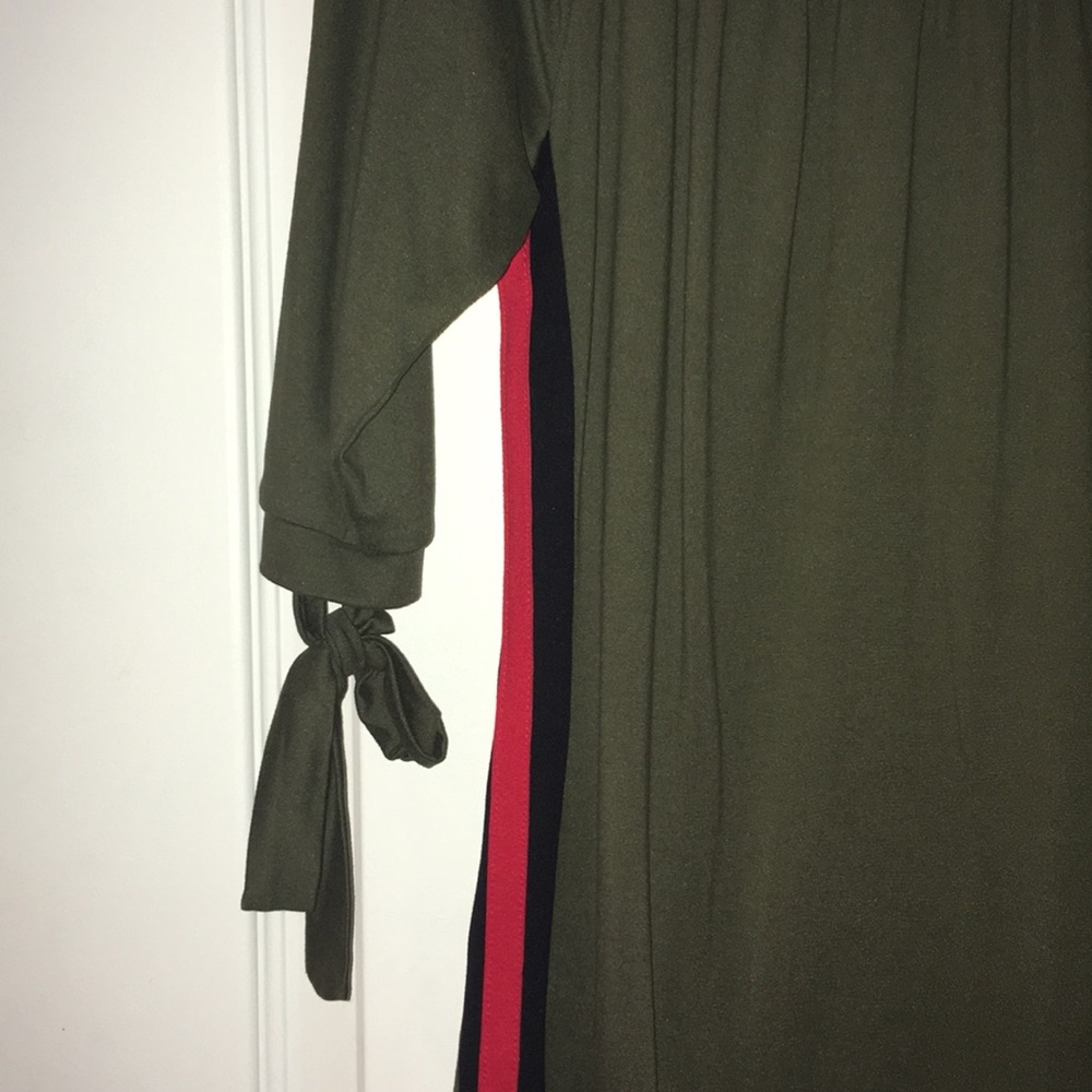 Dress - Picture 2 of 2